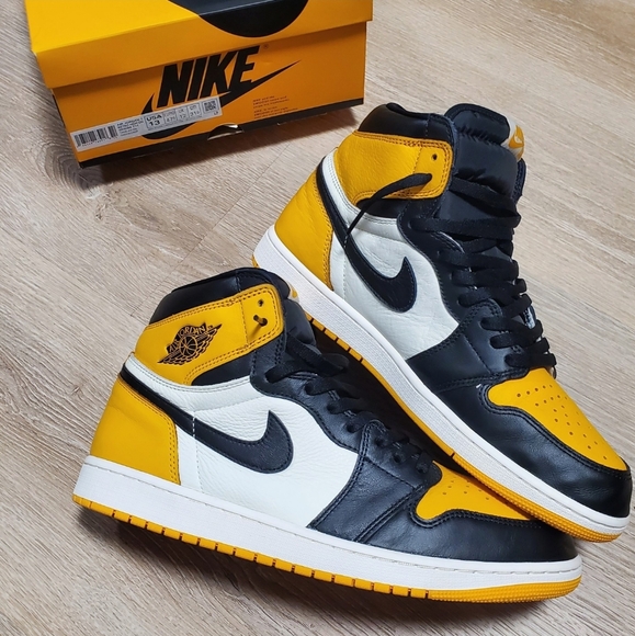 Size 13 - Nike Air Jordan 1 Retro High OG Taxi Yellow Toe  555088-711 Pre-Owned - Picture 3 of 12